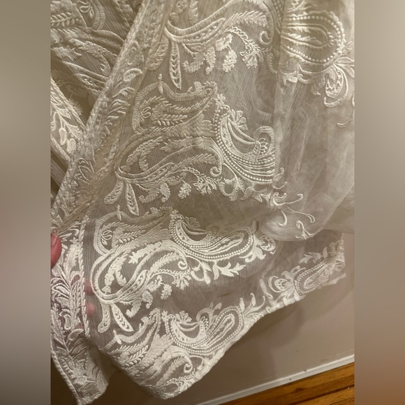 Vintage cream coloured sheer blouse with embroidery - Picture 9 of 14